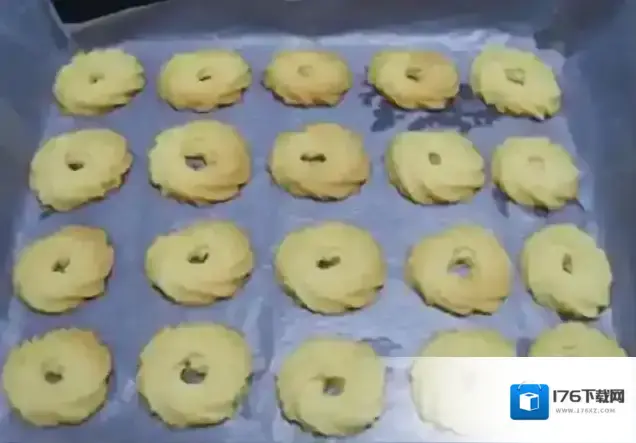 在家烤制曲奇饼干时形状很难完全一样猜猜为什么